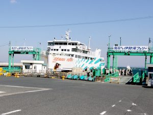 フェリーターミナル兼用。道の駅 「伊良湖クリスタルポルト（愛知県）」